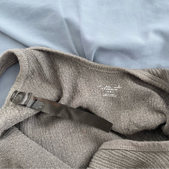 Urban Outfitters ribbed cami tank top - Picture 3 of 3